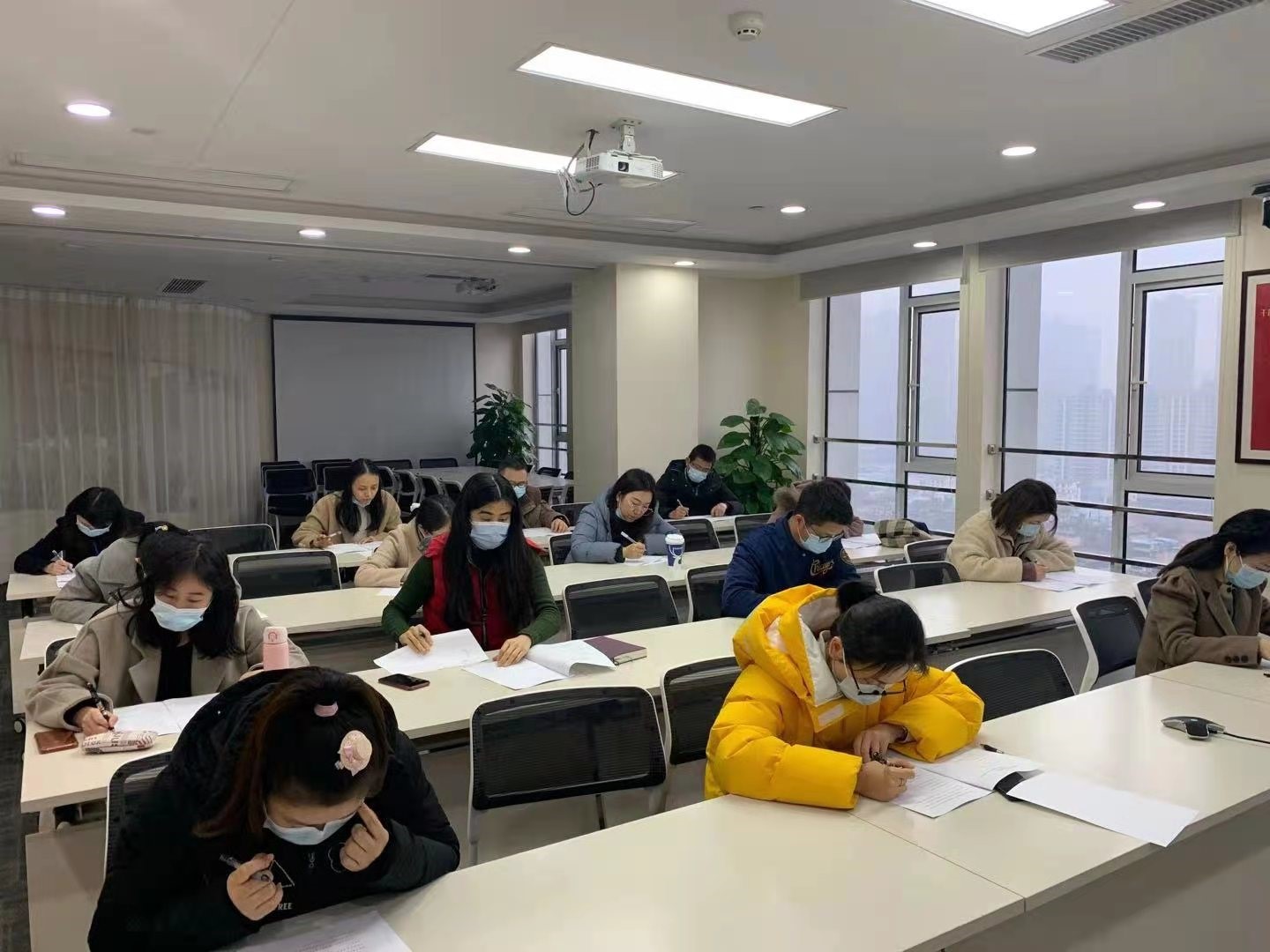 笔试现场.jpg